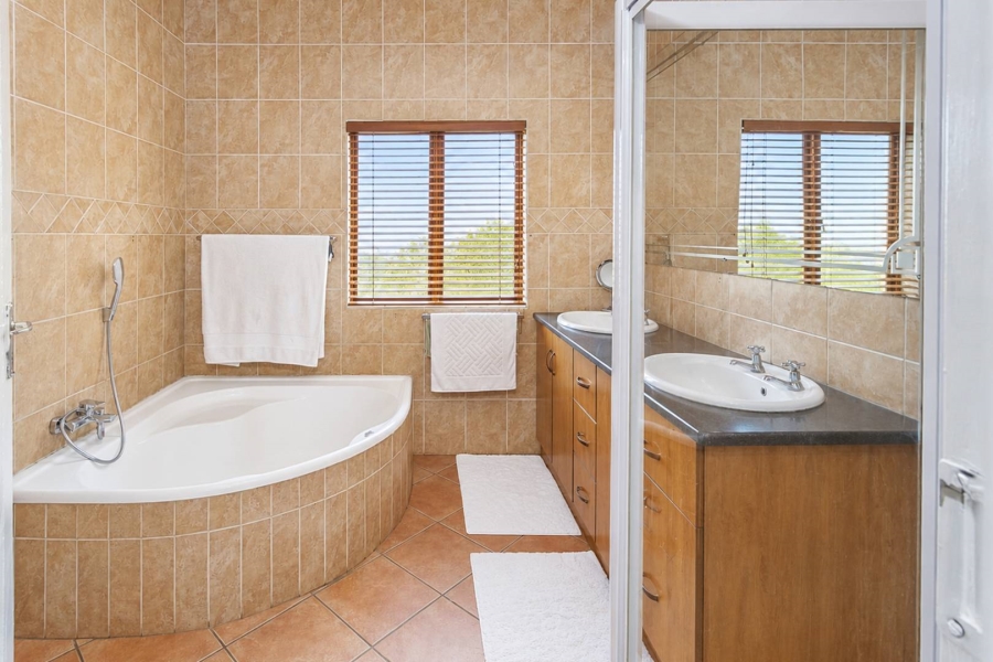 4 Bedroom Property for Sale in Melodie North West